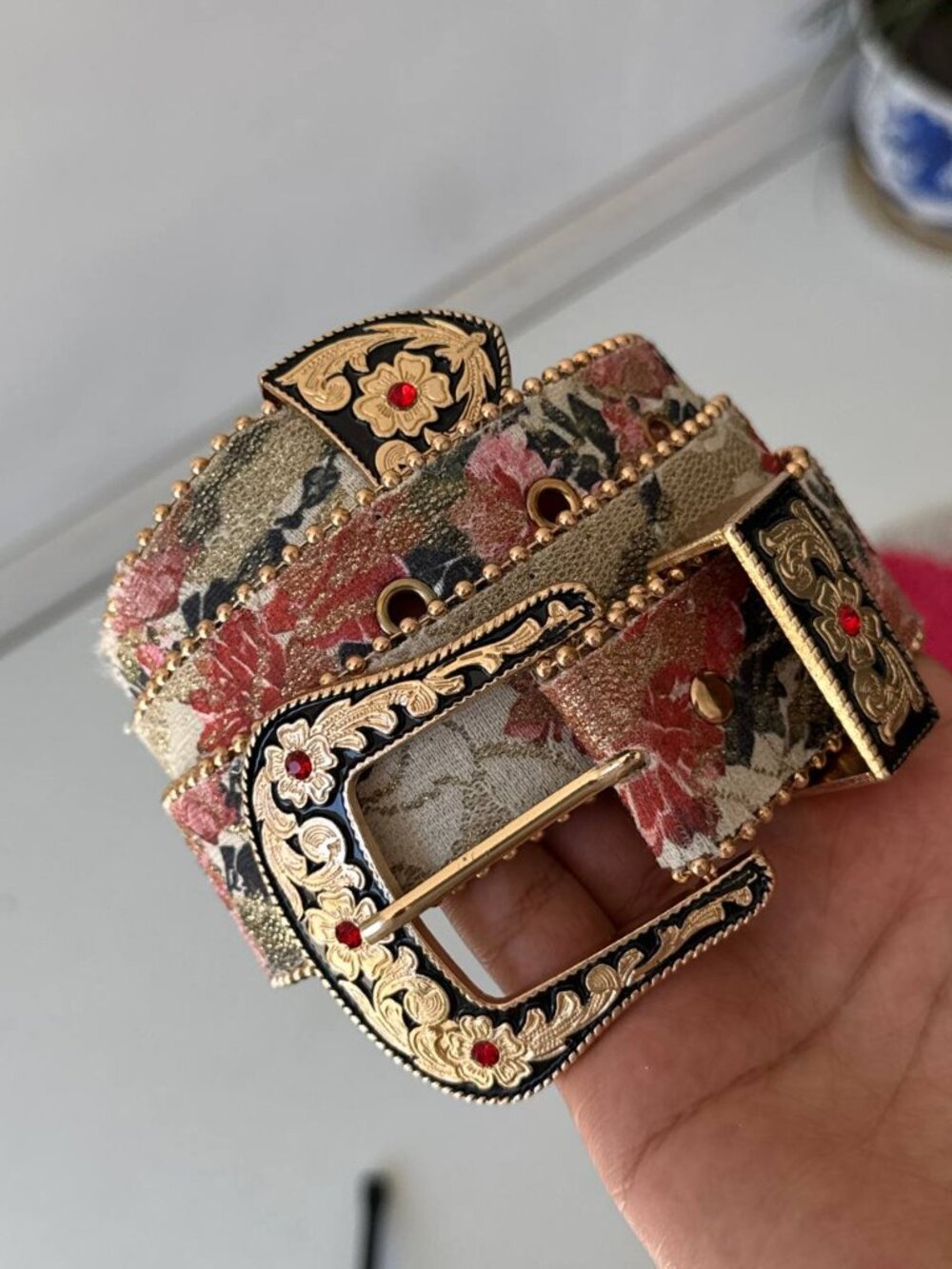 Beige Floral Western Belt with Ornate Gold-Tone Buckle - Picture 5 of 7